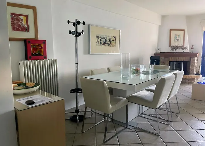 Maisonette By The Sea * Melíssion