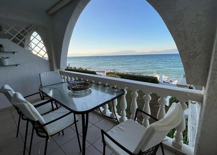 Maisonette By The Sea Melíssion